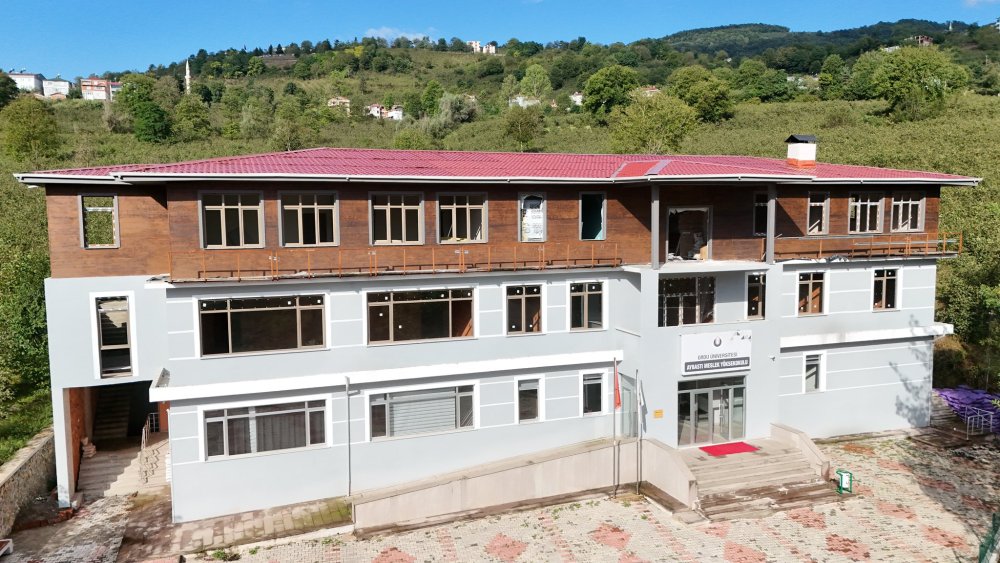 MESLEK YÜKSEKOKULUMUZDA KIZ ÖĞRENCİ YURDU VE İLAVE KAT ÇALIŞMALARIMIZ TÜM HIZIYLA DEVAM EDİYOR!