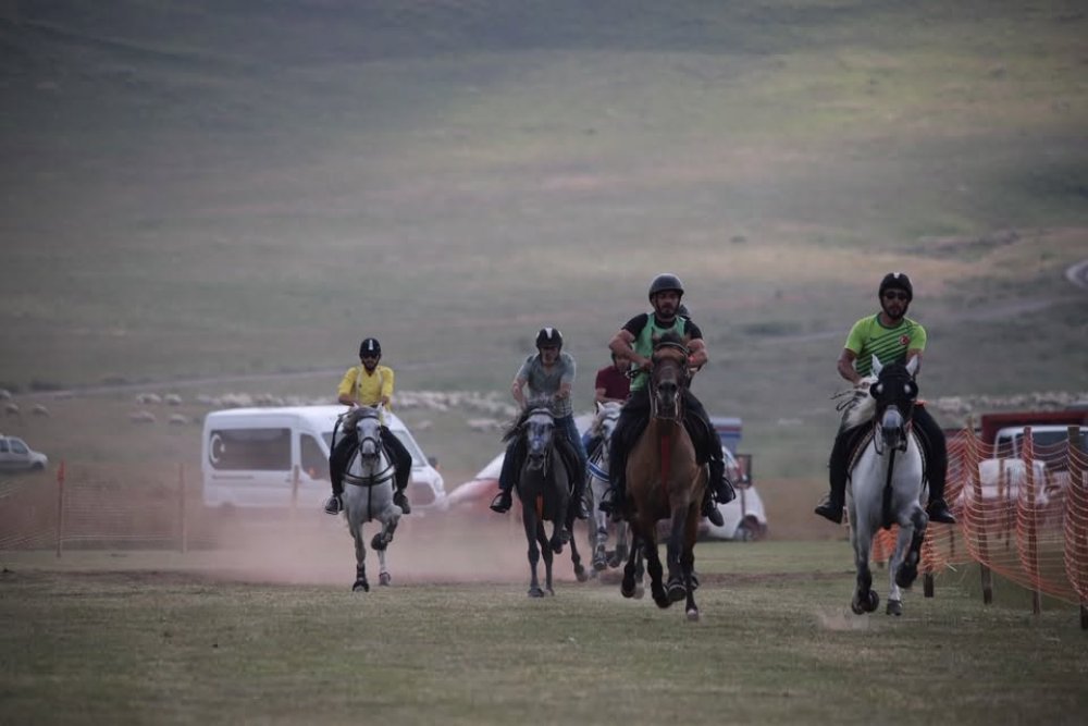 RAHVAN AT YARIŞLARIMIZI COŞKUYLA GERÇEKLEŞTİRDİK